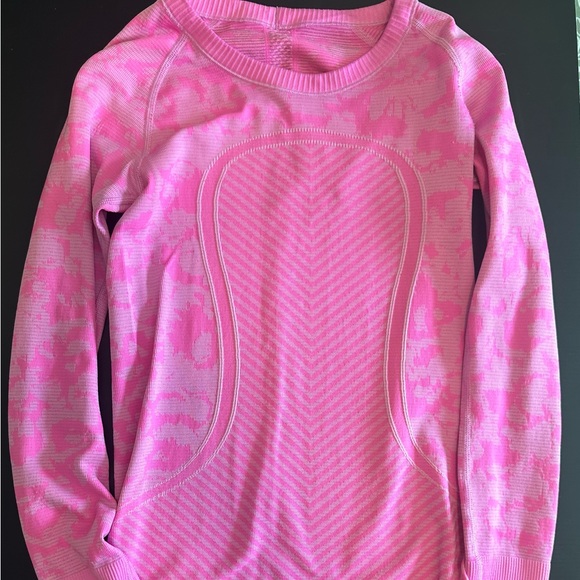 Lululemon Run Swiftly Tech - Size 4 - Picture 6 of 7